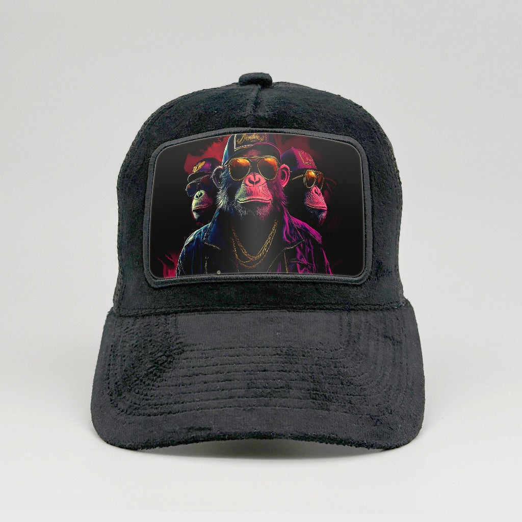 Rapper Monkeys on the Midnatt Velvet Trucker