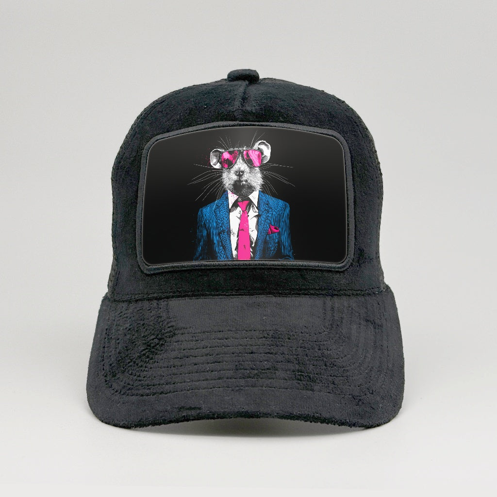 The Mouse Who’s Ready to Steal the Show (and Your Cheese) on the Midnatt Velvet Trucker
