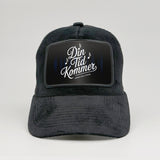 "Din tid kommer" on the Midnatt Velvet Trucker