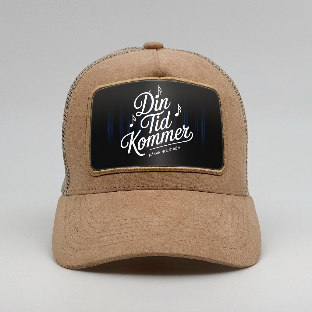 "Din tid kommer" on the Timmer Suede Trucker