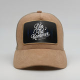 "Din tid kommer" on the Timmer Suede Trucker