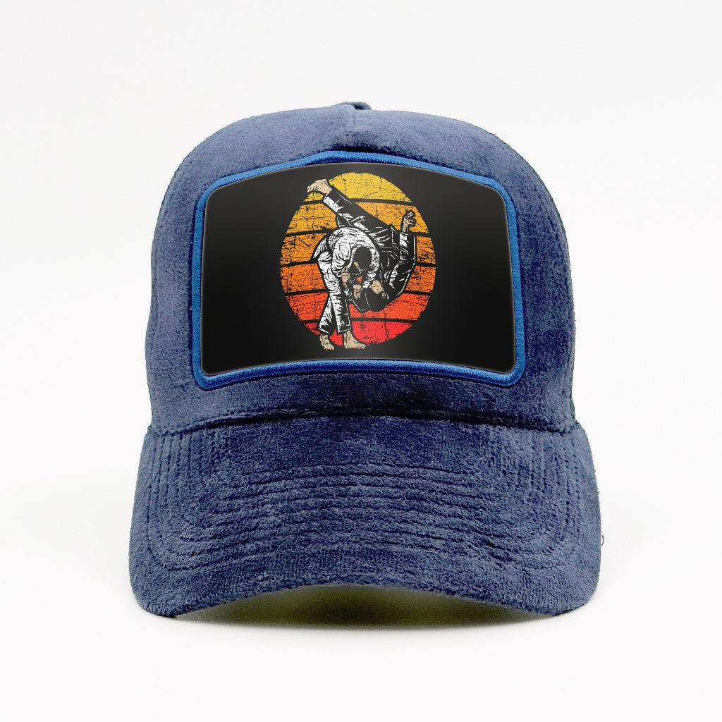 Dynamic Judo Exchange on the Fjord Velvet Trucker