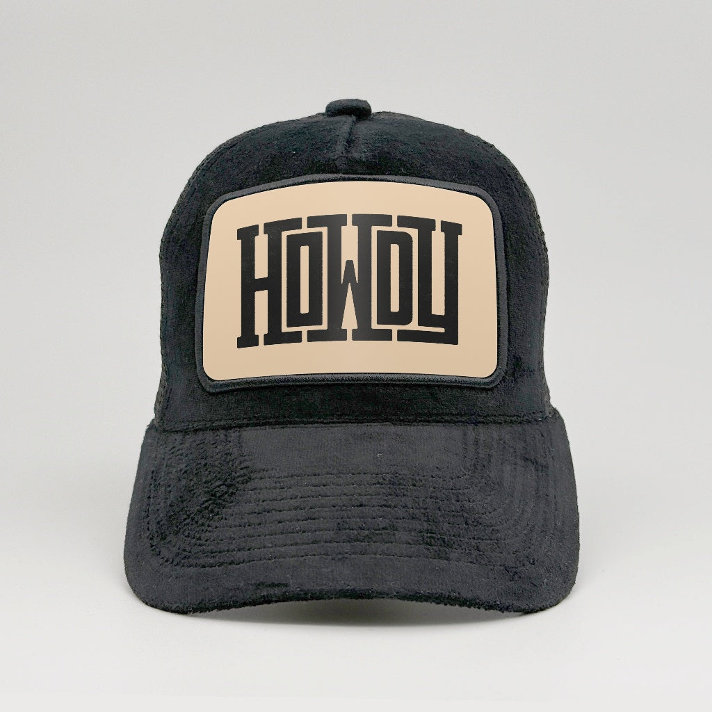 Howdy - Western Welcome on the Midnatt Velvet Trucker